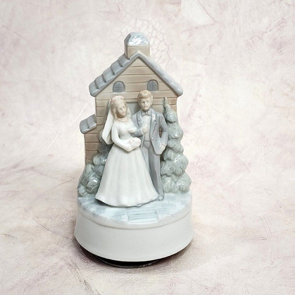 OTAGIRI 6" Music Box Wedding Bride Groom Porcelain Wind-Up Figurine "Always"